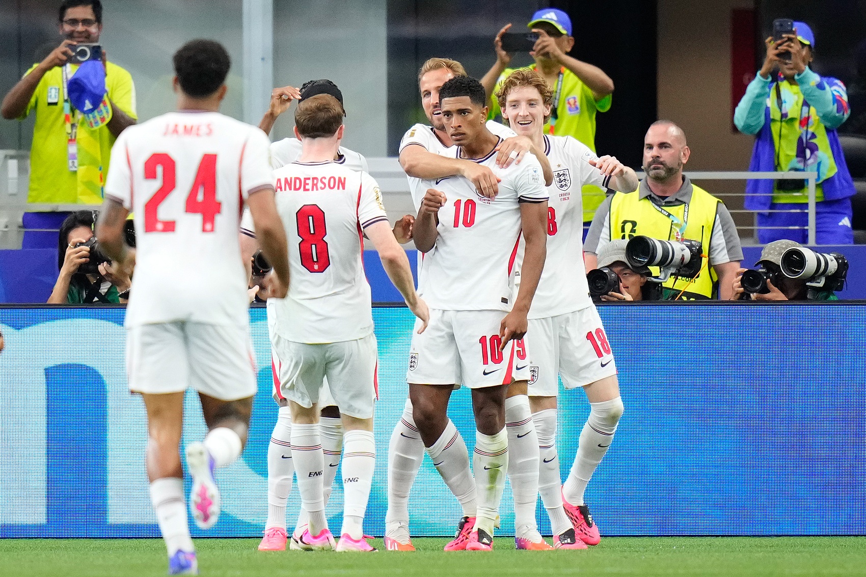 图赫尔实验:英超化英格兰4-2克罗地亚 下半时重现欧冠巅峰夜