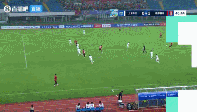韦世豪任意球破门 成都蓉城半场1-0上海泽天