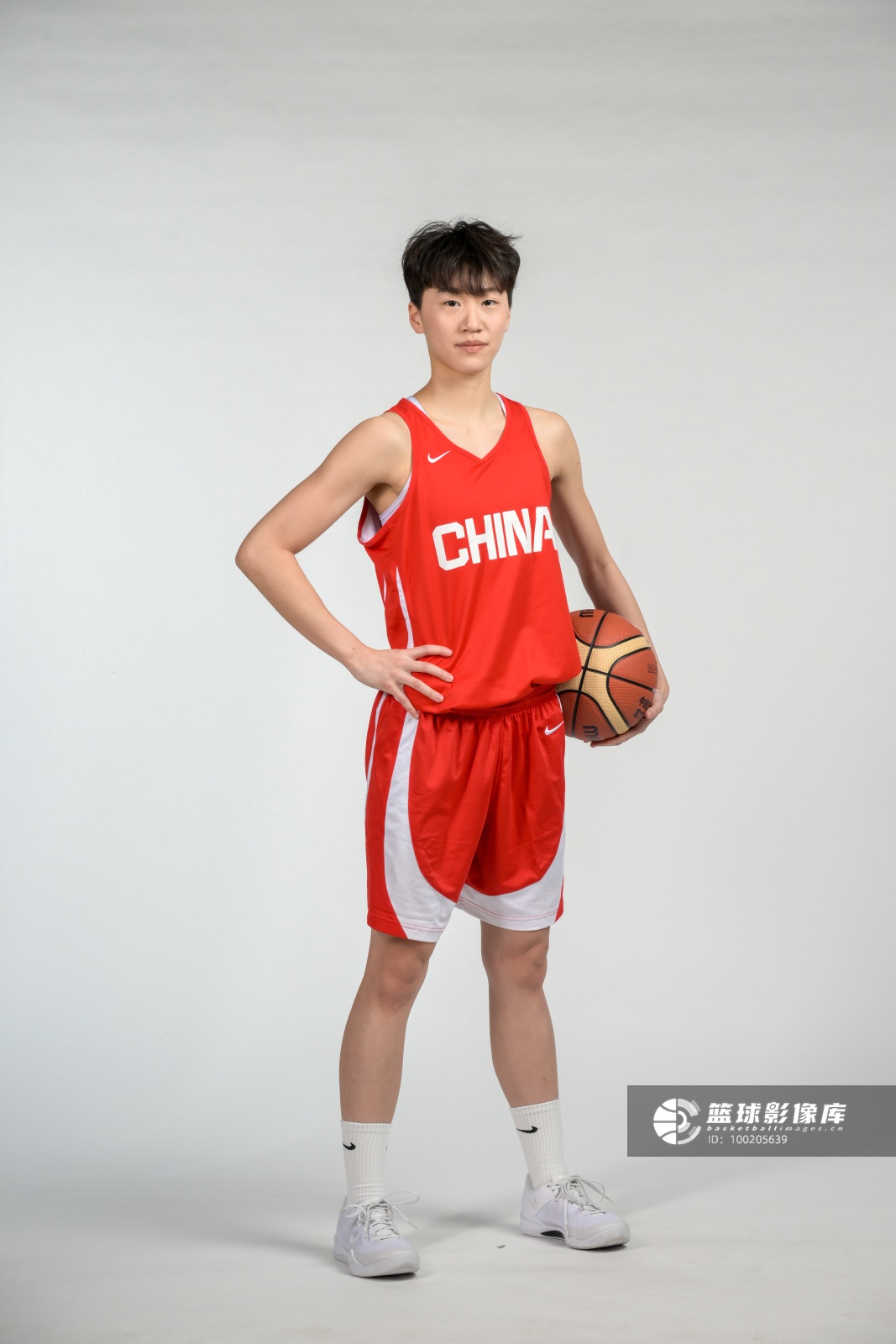 冯颖9分钟100%命中率砍9分 U17女篮险胜斯洛文尼亚 冯颖9分钟100%命中率砍9分 U17女篮险胜斯洛文尼亚