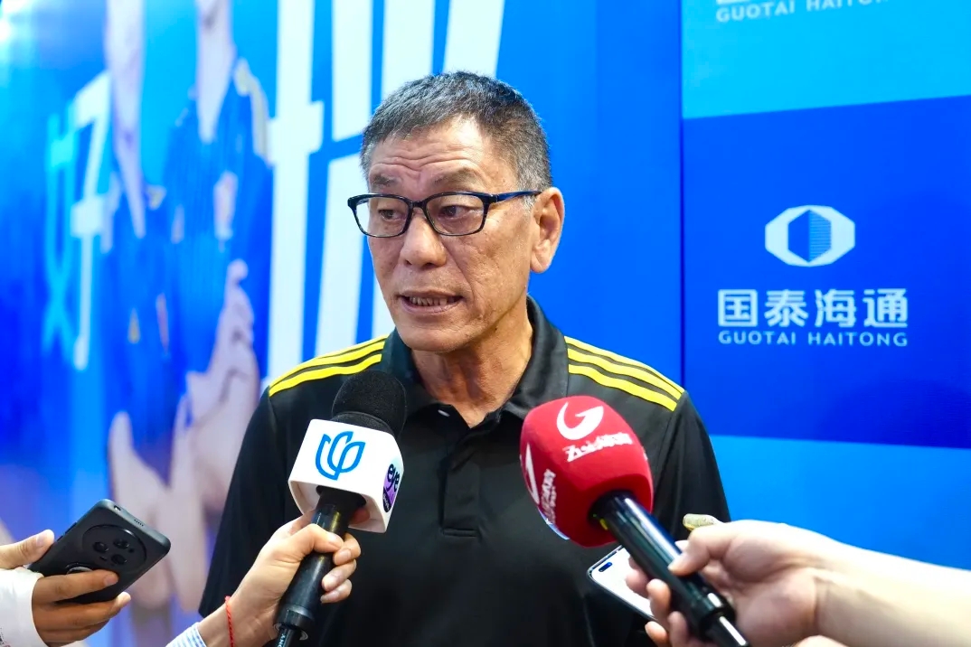 上海女足主帅:无冠名赞助商时,我们的年轻队员就拿5000块钱月薪 上海女足主帅:无冠名赞助商时,我们的年轻队员就拿5000块钱月薪