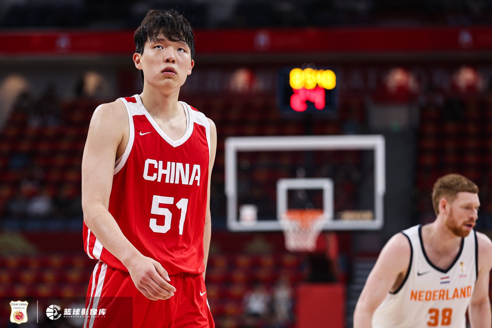 解说:卡塔尔得分点前5少3人 中国男篮要明确杨瀚森在场时打什么
