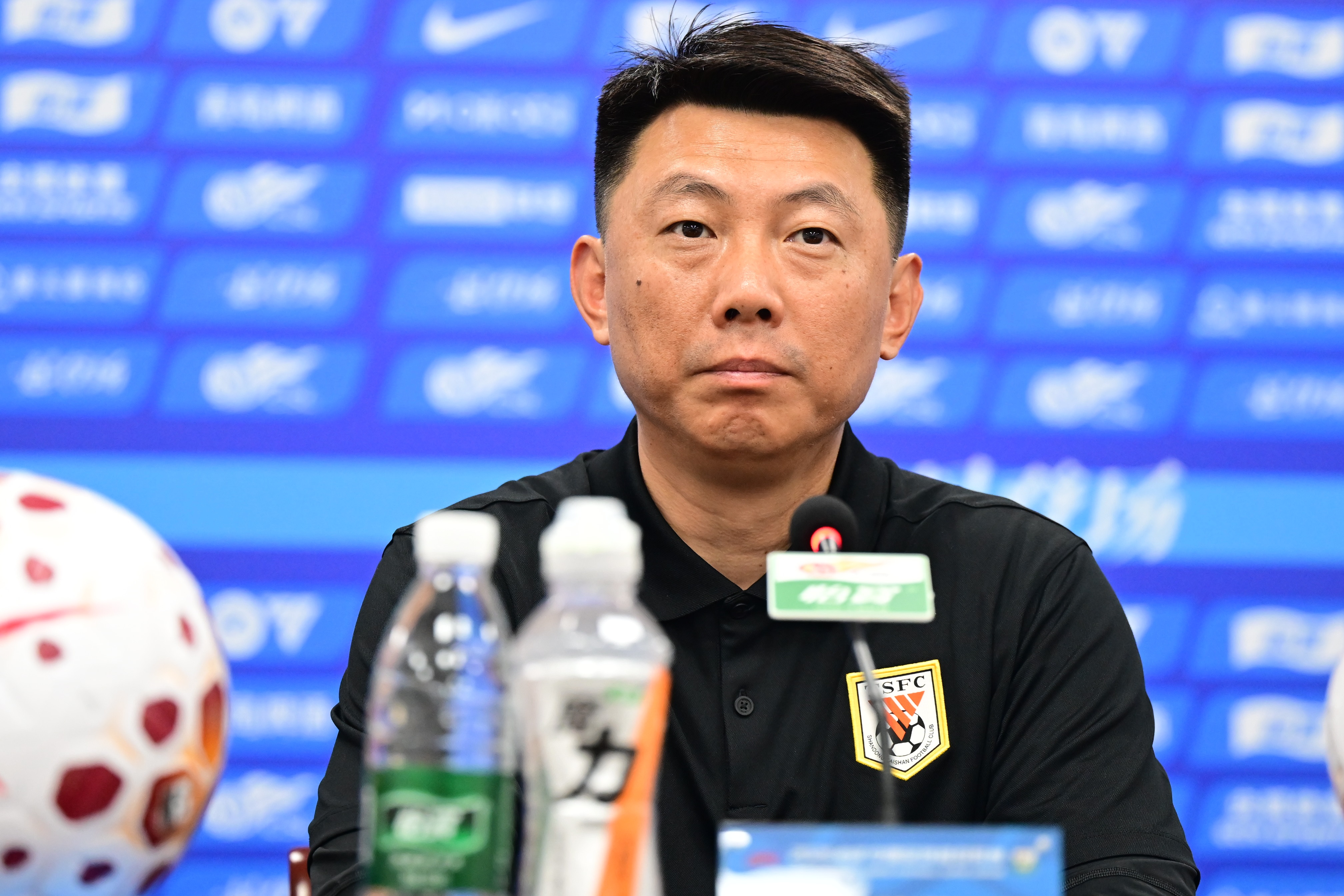 记者谈泰山vs海港：单场淘汰考验双方策略和韧性，状态左右走势