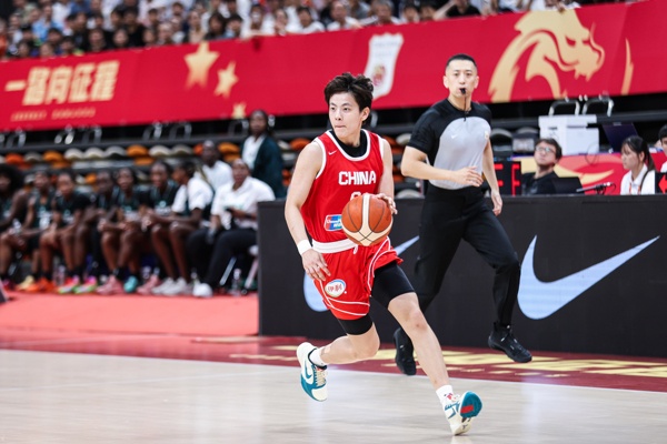 中国女篮vs波多黎各首发：张曼曼 杨舒予 罗欣棫 陈明伶 韩旭