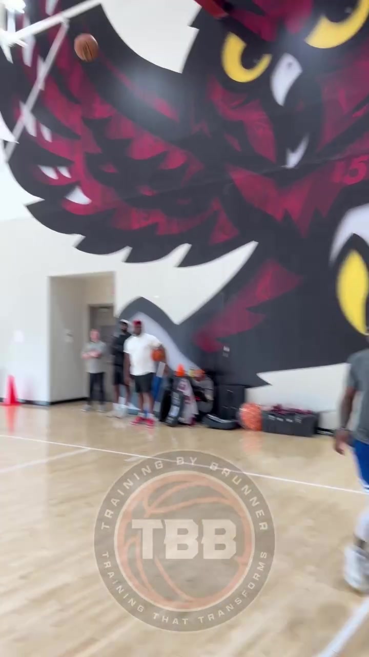 射术精湛!安芬尼·西蒙斯练习三分球:不同位置不同动作出手命中